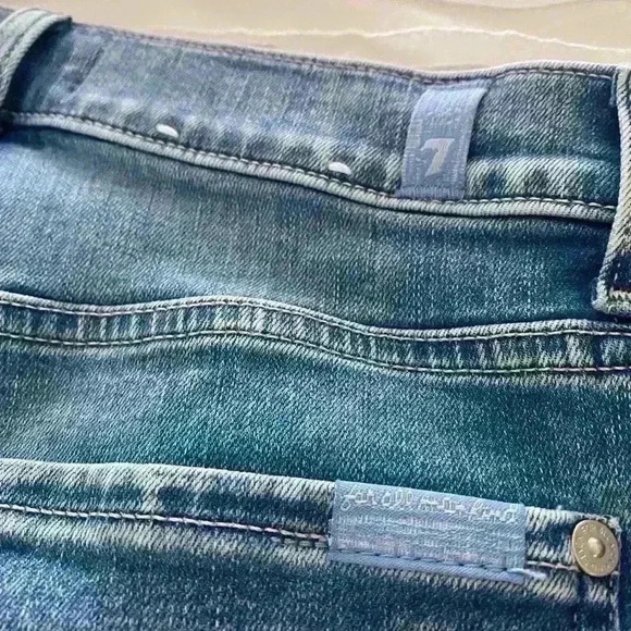 7 For All Mankind jeans “Cropped Alexa” - Picture 4 of 8